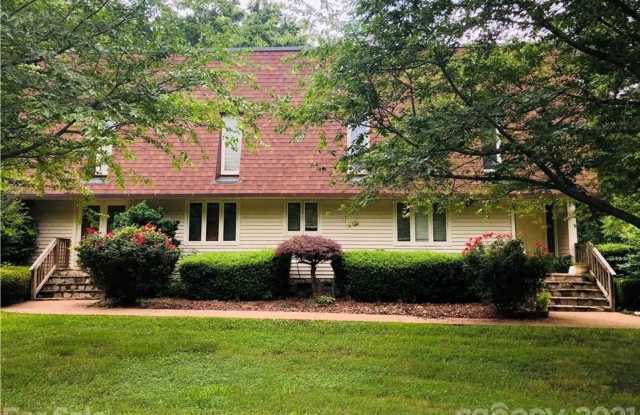 Photo of Room in 7 Bedroom Home at Ranson Rd