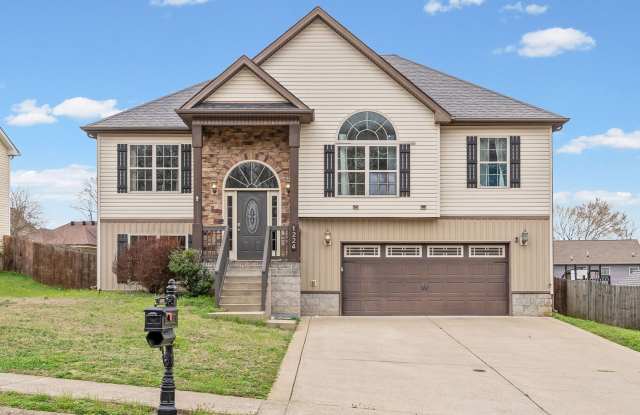 1224 Meachem Dr Clarksville, TN 37042