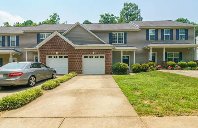 Stylish and Spacious 3 Bedroom, 2.5 Bathroom Townhome w/ Garage in Holly Springs! - 112 Cline Falls Drive, Holly Springs, NC 27540