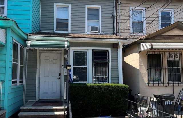 4712 1/2 99th Street