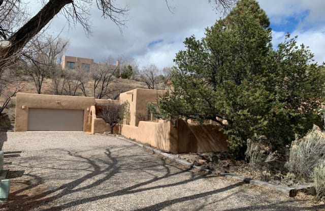 142 Valley Drive - 142 Valley Drive, Santa Fe, NM 87501