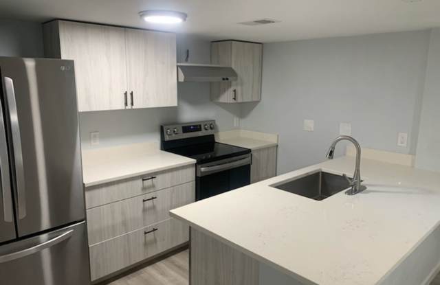 Beautifully Renovated 2 bedroom in Aurora- Near Stanley Marketplace!  **Special**