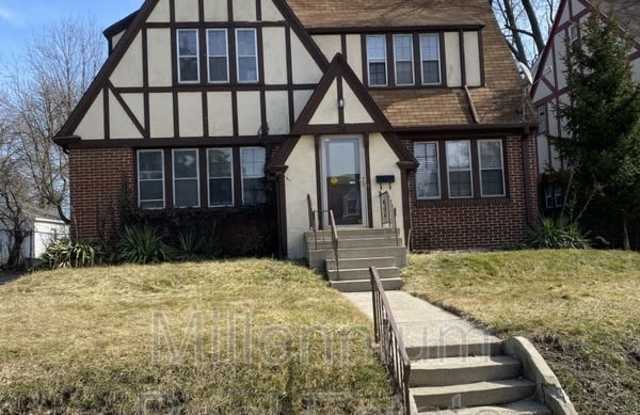 74 E Iroquois