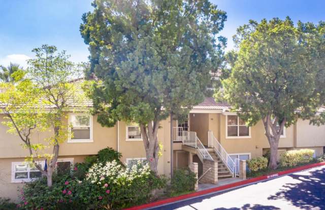 1 bed, 1 bath condo in desirable gated community of Canyon Club Villas - 2731 Erringer Road, Simi Valley, CA 93065