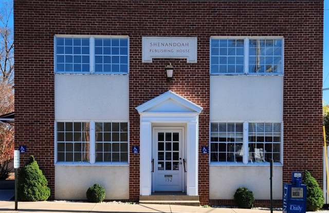 152 N HOLLIDAY Street