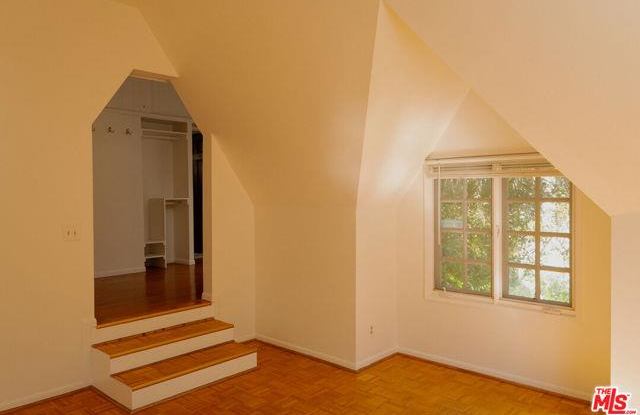 Photo of 2829 Beachwood Drive