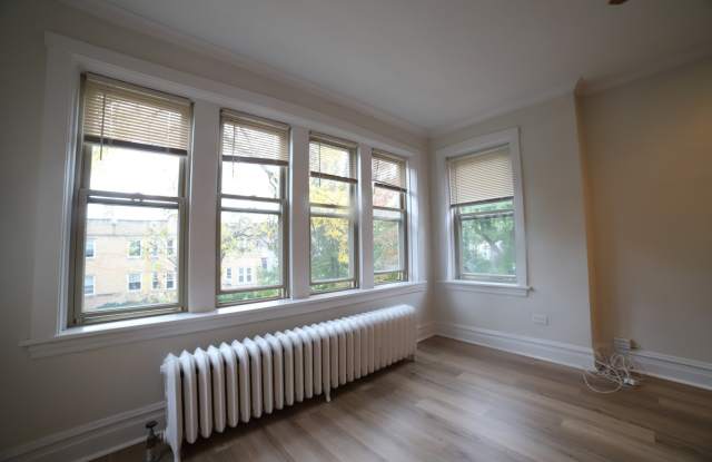 3733 N Christiana Avenue