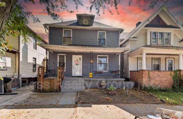 1149 Fernwood Ave