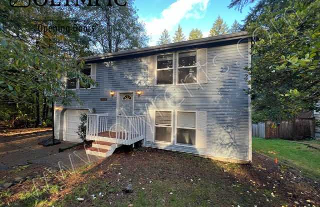 Photo of 8418 Kittiwake Ct SE