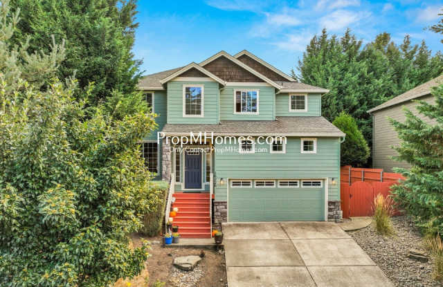 Stunning 3-Bed, 2.5-Bath Home. Perfect Oasis! Landscaping Included!