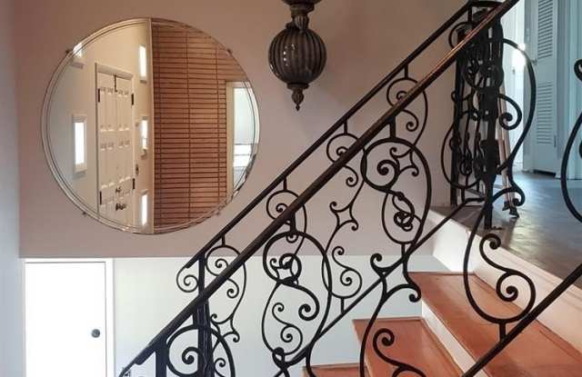 903 Walters Street unit: Lower Level