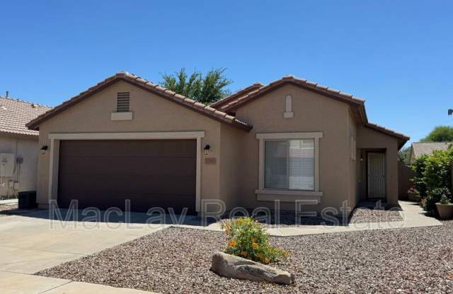 2747 E Dragoon Circle