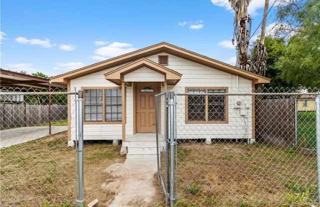 Photo of 305 E Santa Rosa Avenue