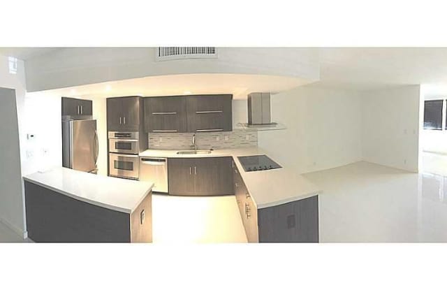 20350 W Country Club Dr