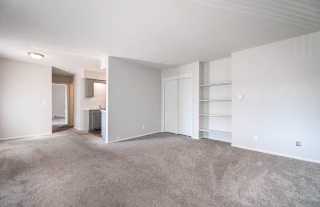 Photo of 305 Maple Avenue