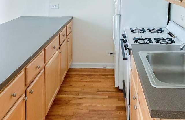 2525 North Lincoln Avenue