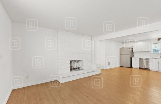 102 East Hattie Avenue - 3