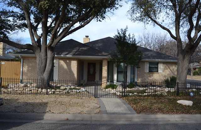 2102 Birdie Court - 2102 Birdie Ct, San Angelo, TX 76904