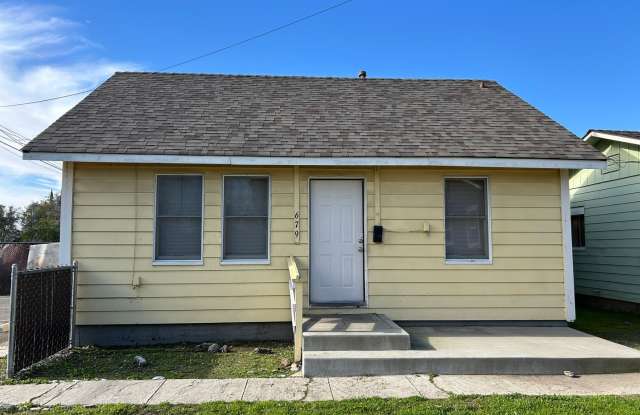 679 High St., Oroville - 1 Bed House