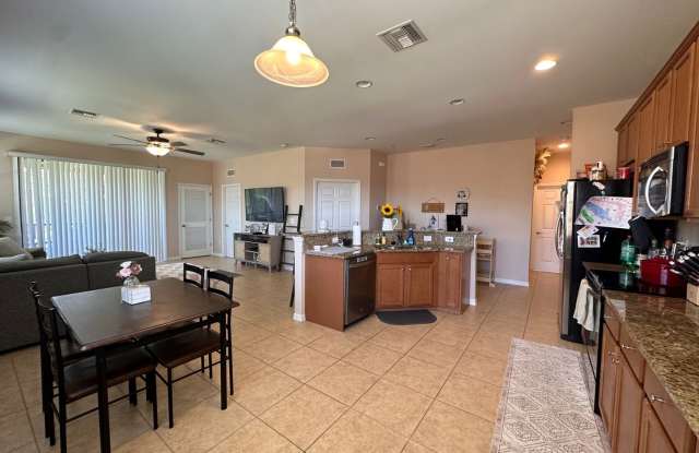 3BR PLUS DEN IN ESTERO