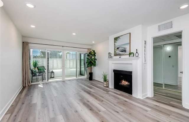 Photo of 225 N Rose St Unit 212