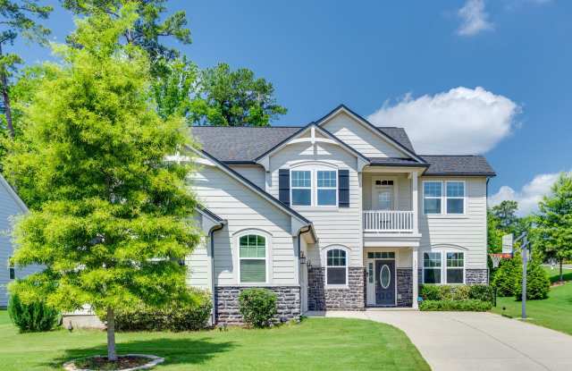 Gorgeous 4 bed 3.5 bath French country home in the heart of Lake Wylie in Lake Crest!