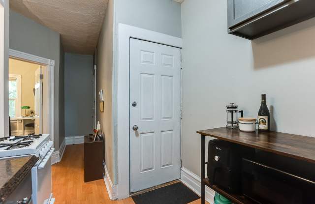 138 Isabel Street West