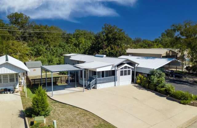 Lakeside Living in the Heart of Granbury