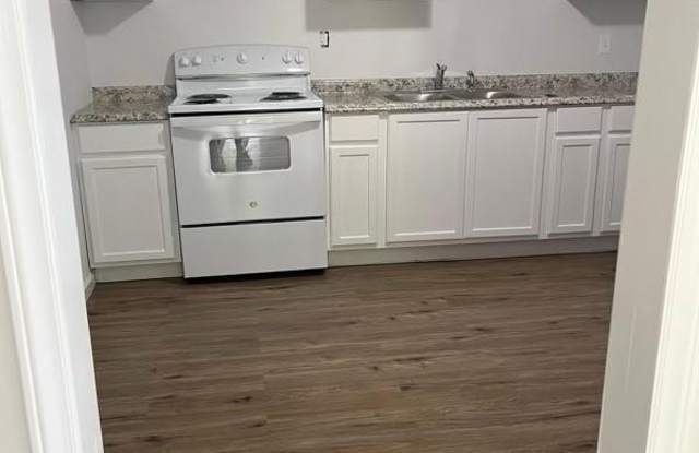 2322 Shade Tree Street unit: 3