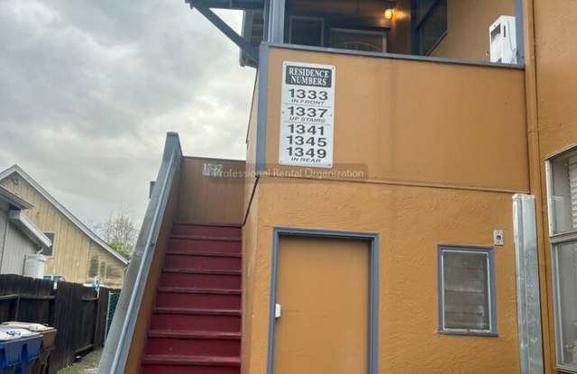 Photo of 1337 Oak Street