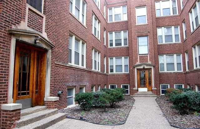 West Ridge/West Rogers Park Two Bedroom - 6975 North Bell Avenue, Chicago, IL 60645