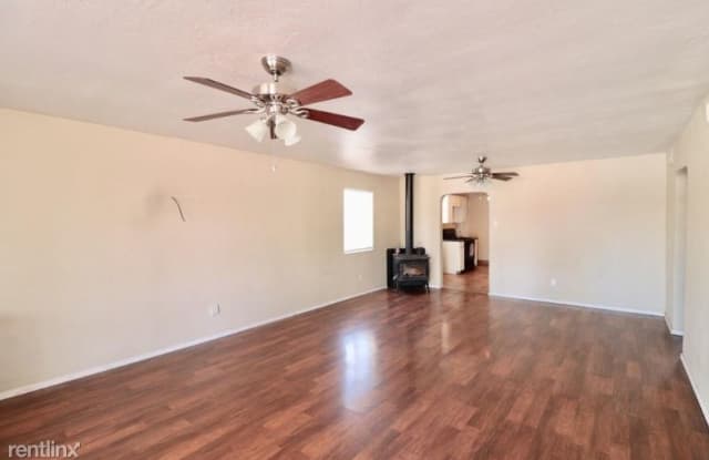 904 San Clemente Ave NW - 904 San Clemente Avenue Northwest, Albuquerque, NM 87107