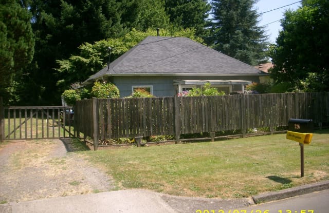 226 SE 129th Ave - 226 Southeast 129th Avenue, Portland, OR 97233