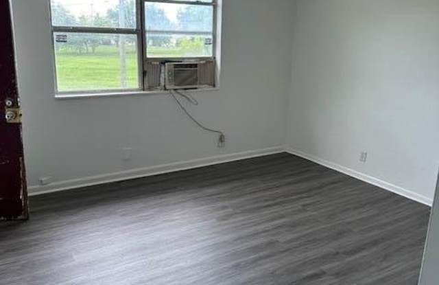 1729 LOGAN Street W