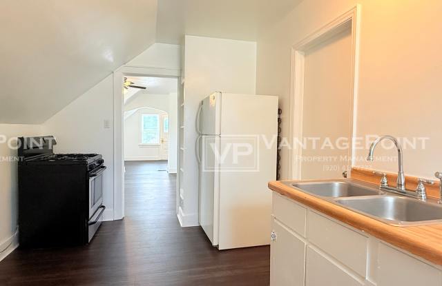 1284 Elmore Street - Upper