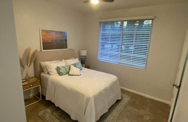 1108 Myrtlewood Circle E