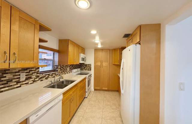 Photo of 6568 SW 41st Pl