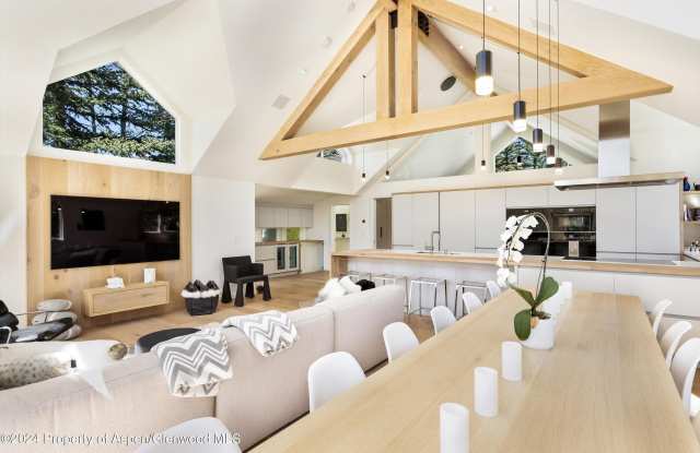 725 Castle Creek Drive