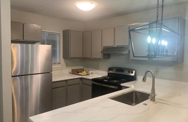 $250 off your first full month! Treat yourself to the best gift—a newly renovated 2-bedroom apartment