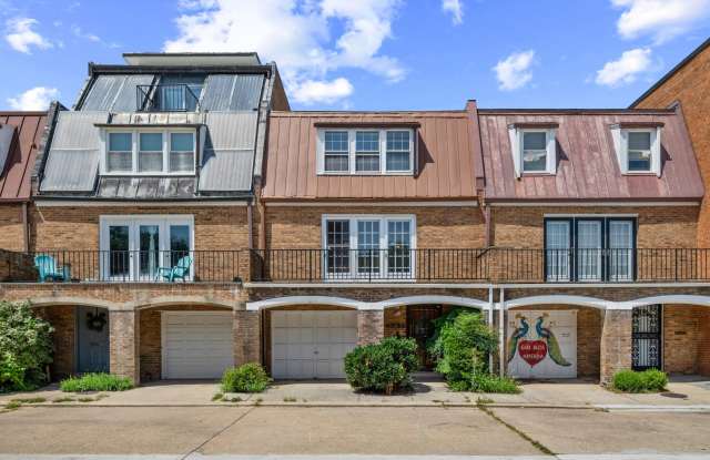 Renovated 3-Level Luxury Townhome with Private Garage Near The Wharf