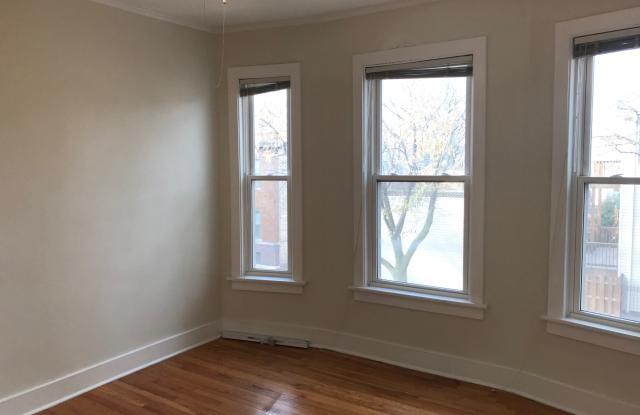 5317 N Winchester Ave