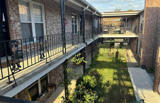 Available now. FRESHLY UPDATED! Beautiful 1 BR/1BA Condo Available Now, Just Minutes from MUSC!
