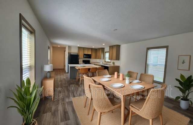 Photo of 1035 Gibraltor