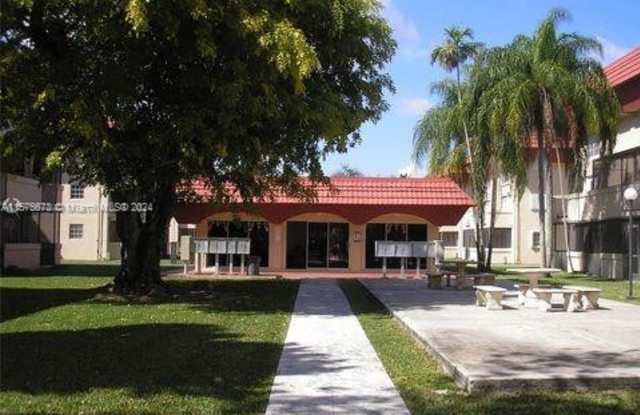 10901 SW 88th - 10901 Southwest 88th Street, Kendall, FL 33176