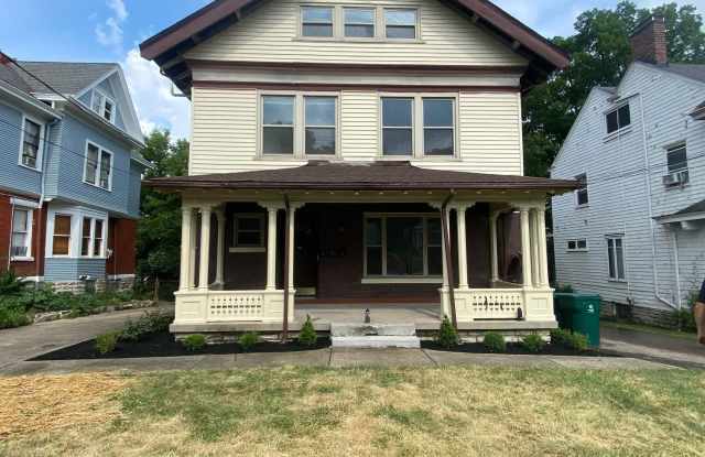 2218 Highland Avenue