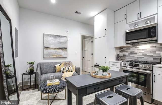 256 15TH Street SE unit: 3