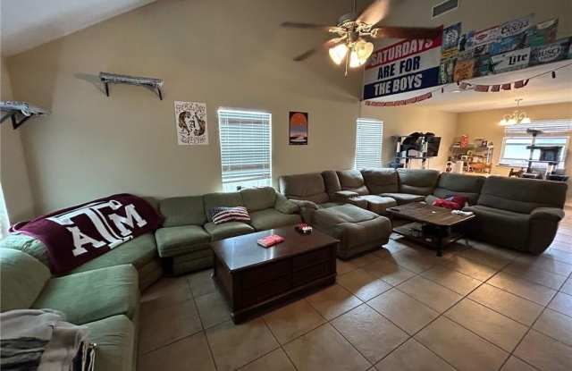 2502 Horse Shoe Drive