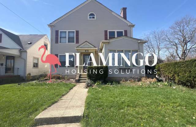 “Massive 8-Bedroom Home in Dayton – Rare Multi-Level Living Space”