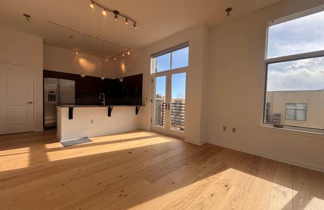 Location - Views - Luxury! 2BD/2BA in the heart of NoBo Boulder