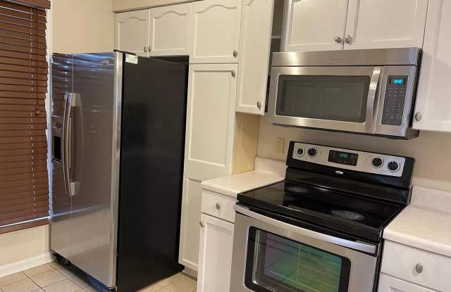 Room in 2 Bedroom Apartment at J M Keynes Dr